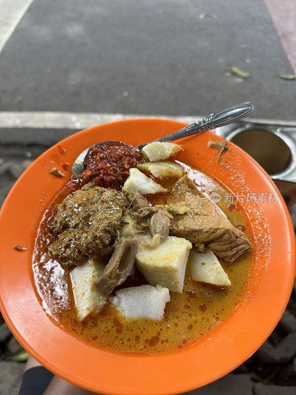 来自雅加达的Lontong或Ketupat Sayur